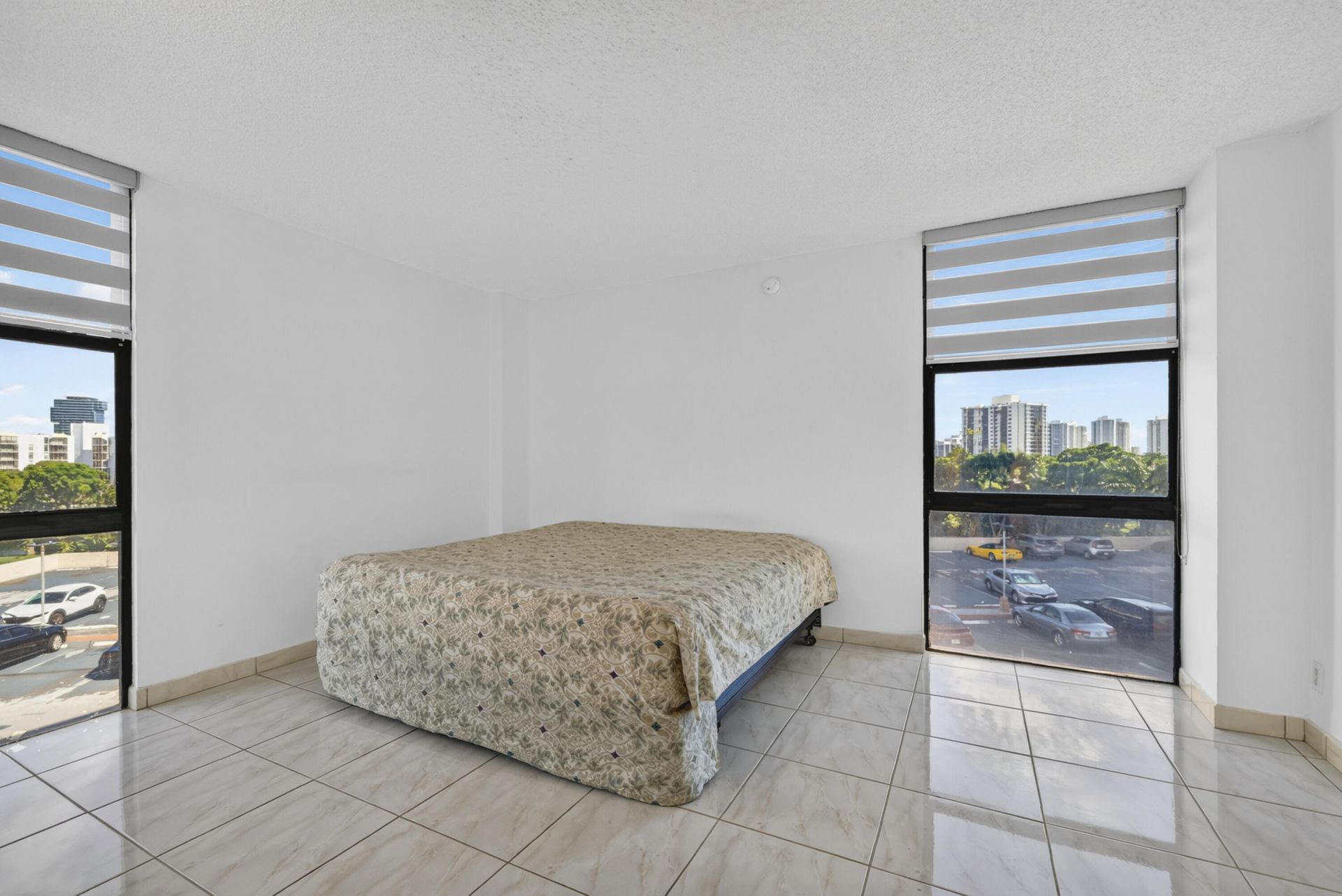 20301 W Country Club Drive, Unit 523, Aventura, FL 33180 Photo
