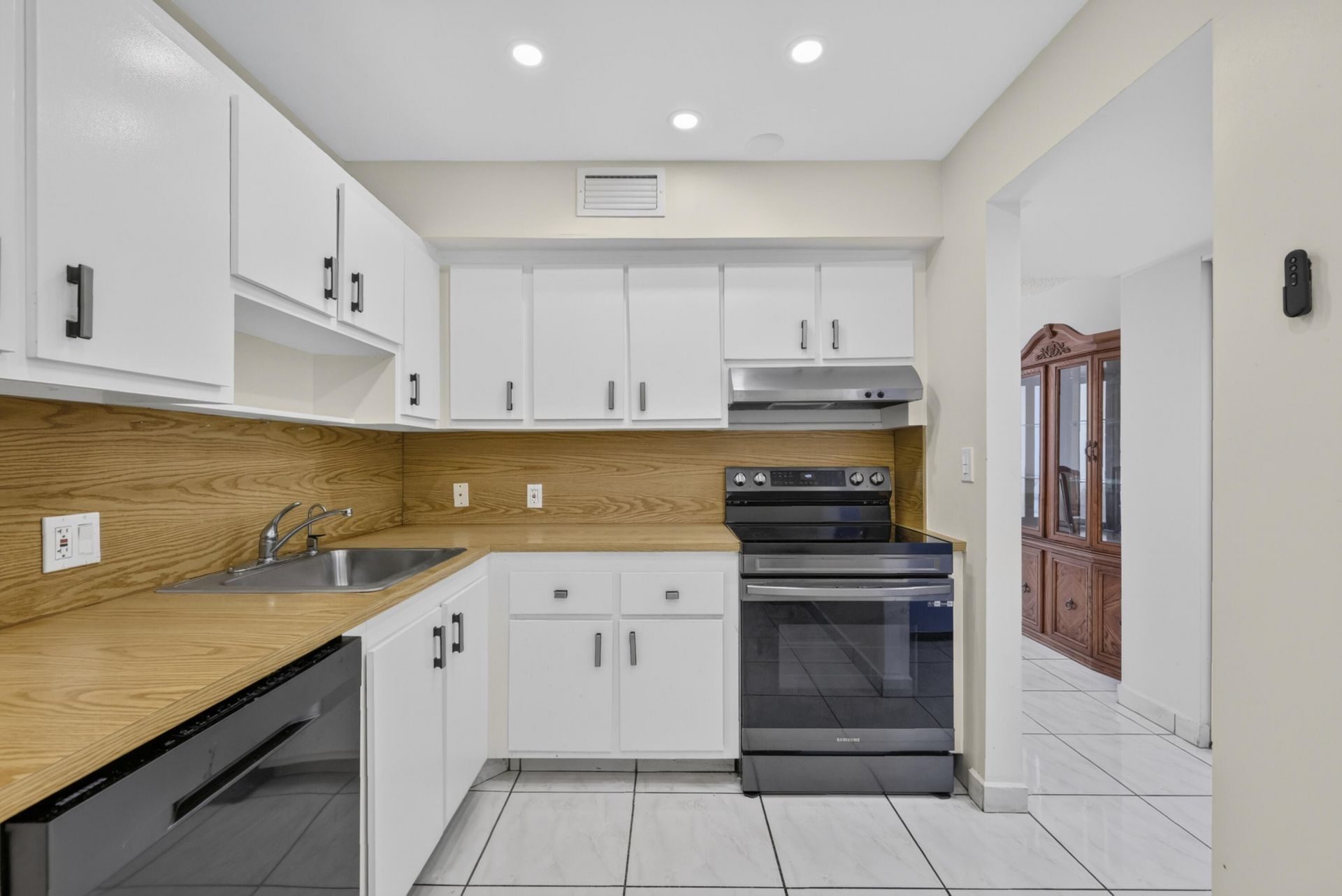 20301 W Country Club Drive, Unit 523, Aventura, FL 33180 Photo