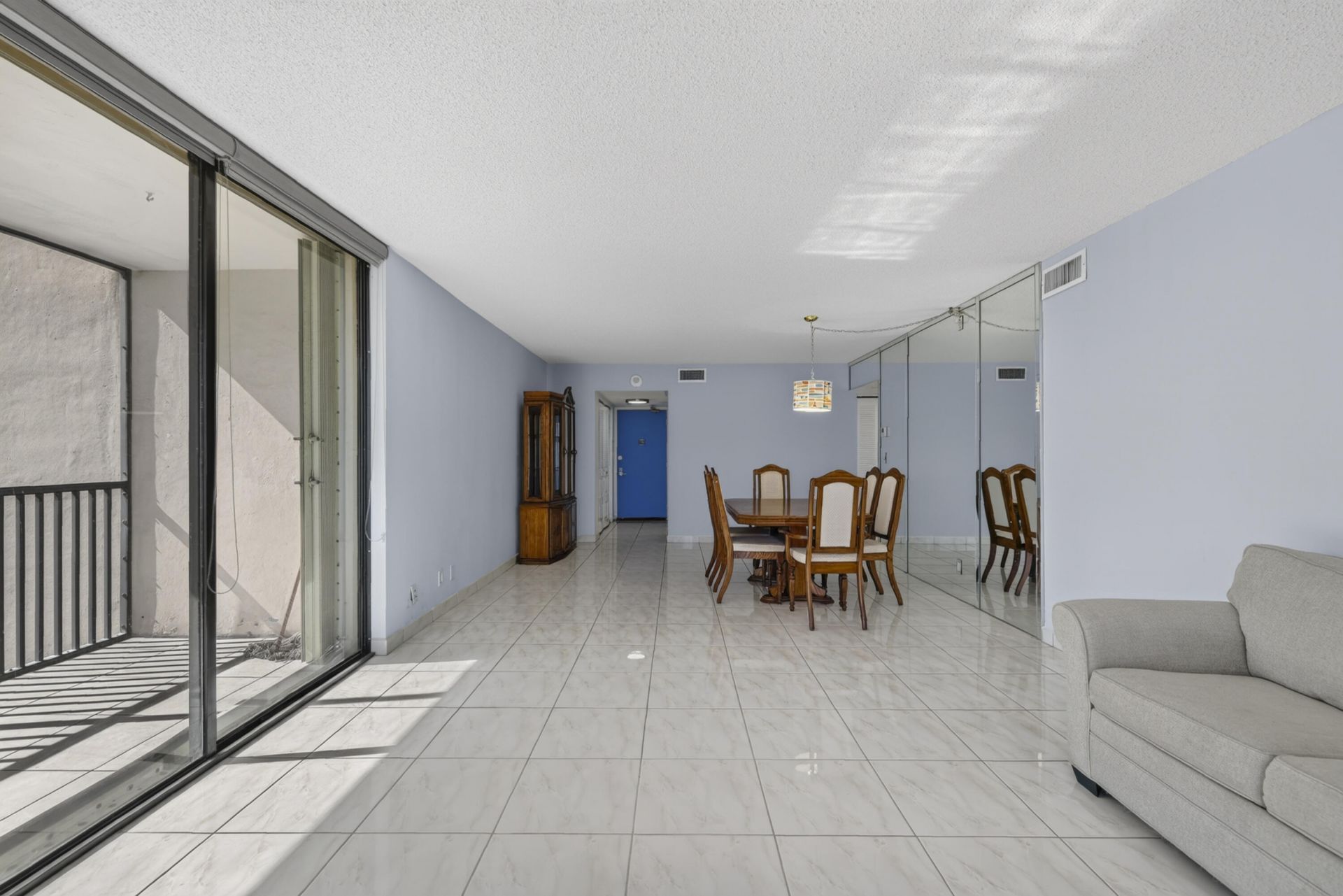 20301 W Country Club Drive, Unit 523, Aventura, FL 33180 Photo