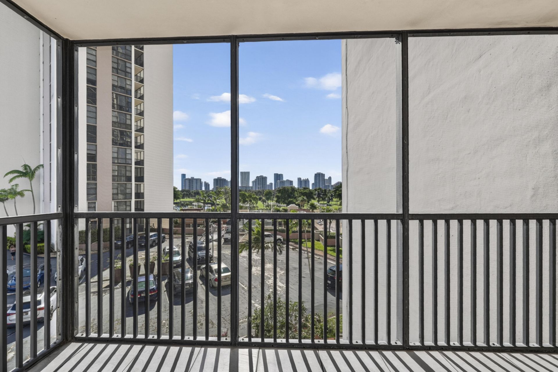 20301 W Country Club Drive, Unit 523, Aventura, FL 33180 Photo