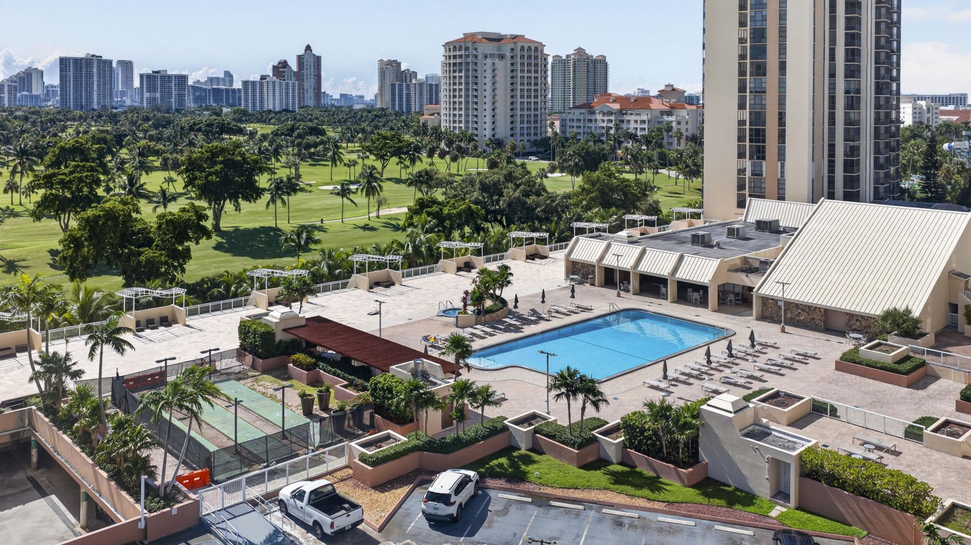 20301 W Country Club Drive, Unit 523, Aventura, FL 33180 Photo