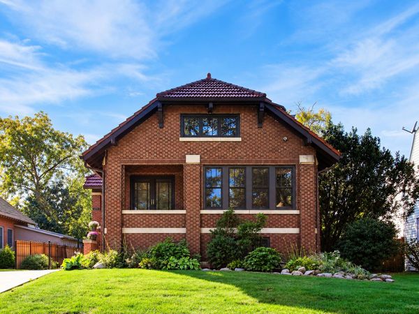 10516 S Seeley Avenue , Chicago, IL 60643