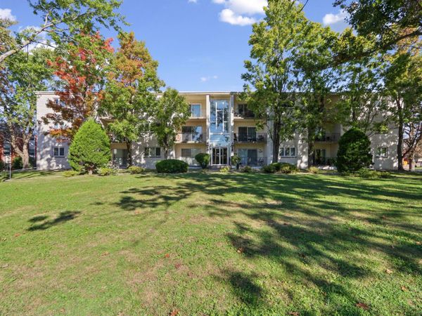 1004 E Harding Drive , Unit 201, Urbana, IL 61801