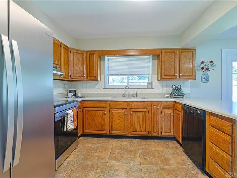 915 Taywood Road, Englewood, OH 45322 Photo 10