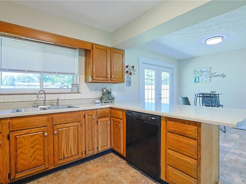 915 Taywood Road, Englewood, OH 45322 Photo 11