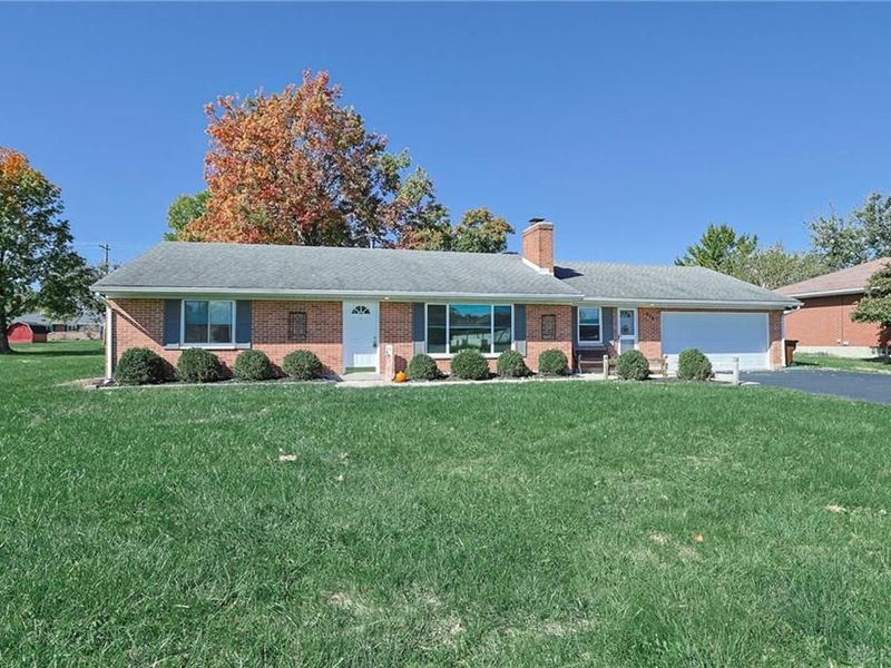 915 Taywood Road, Englewood, OH 45322 Photo 2