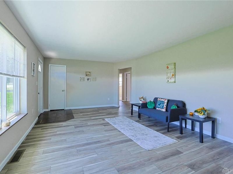 915 Taywood Road, Englewood, OH 45322 Photo 8