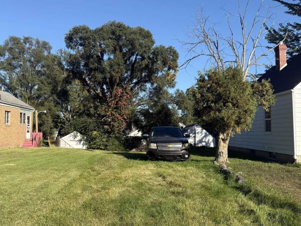 1622 Johnson Street, South Bend, IN 46628