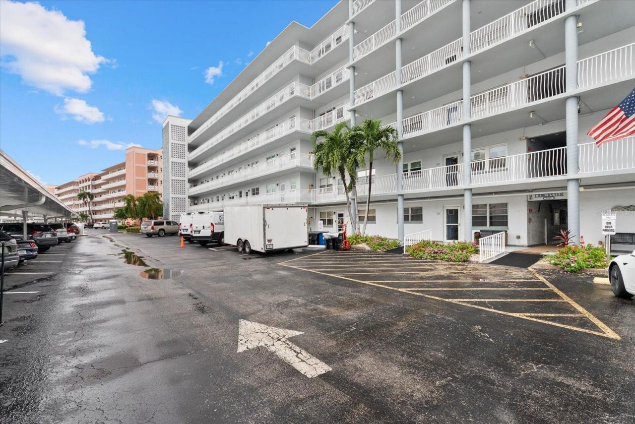 5925 Shore Boulevard S, Unit 105, Gulfport, FL 33707 Main Photo