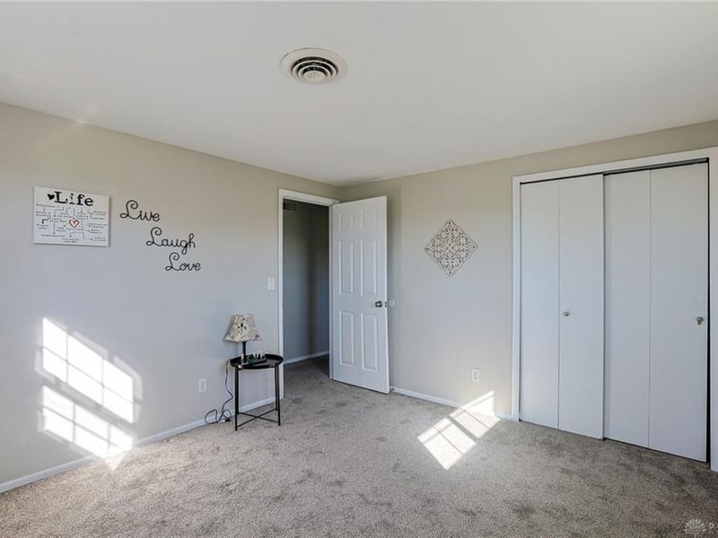 7146 Chadbourne Drive, Huber Heights, OH 45424 Photo 25