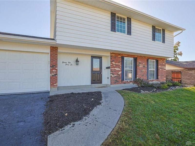 7146 Chadbourne Drive, Huber Heights, OH 45424 Photo 3