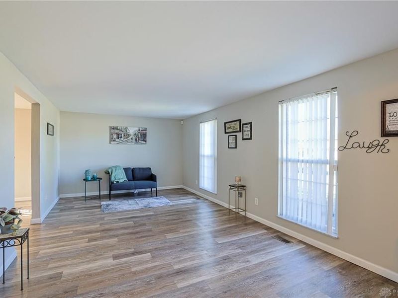 7146 Chadbourne Drive, Huber Heights, OH 45424 Photo 5