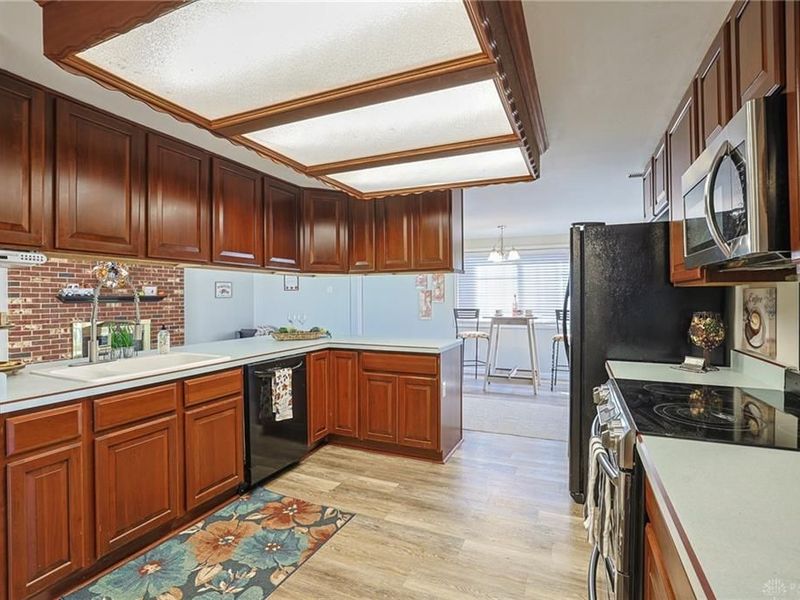 7146 Chadbourne Drive, Huber Heights, OH 45424 Photo 9