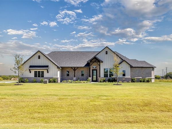 104 Prairie Winds Drive, Poolville, TX 76487