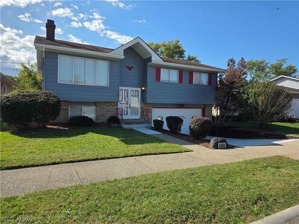 15712 Mendota Avenue , Maple Heights, OH 44137