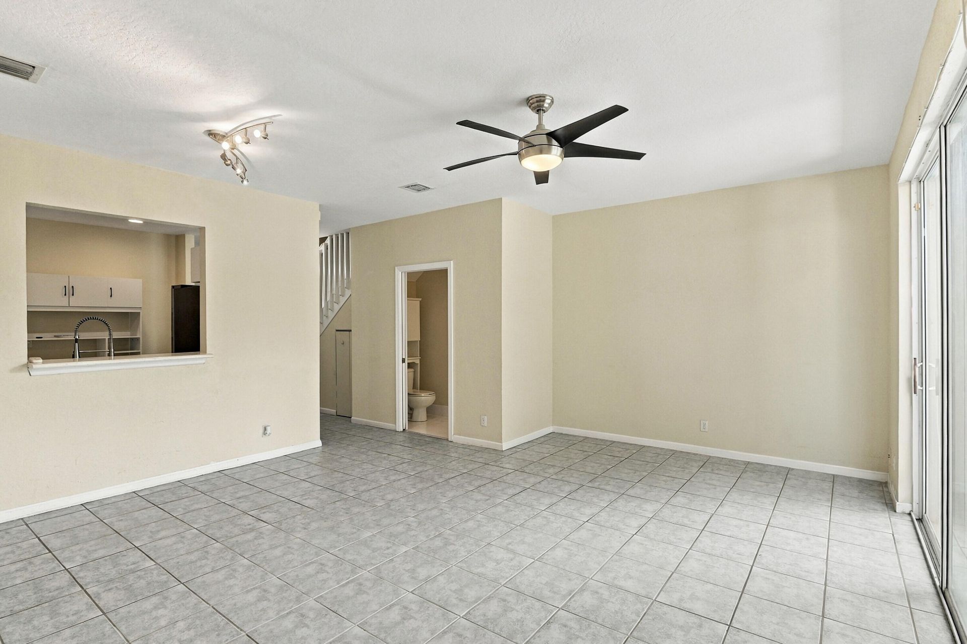 5477 NW 90th Terrace, Sunrise, FL 33351 Photo