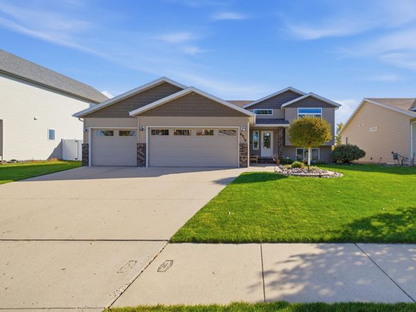 6916 24th Street S, Fargo, ND 58104