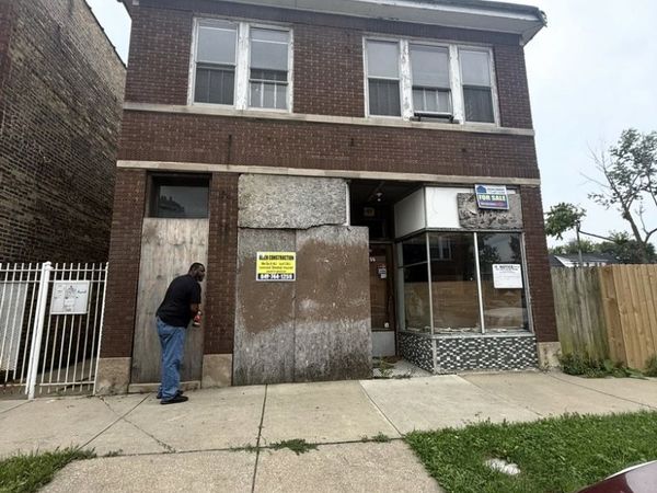 2555 W Lithuanian Plaza Court , Chicago, IL 60629