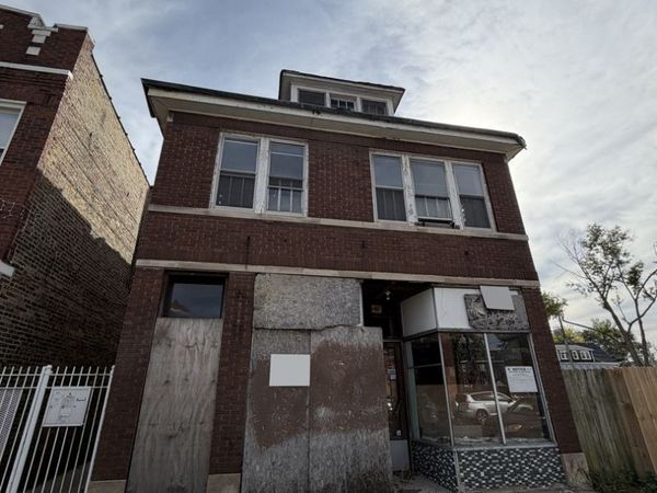 2555 W Lithuanian Plaza Court , Chicago, IL 60629