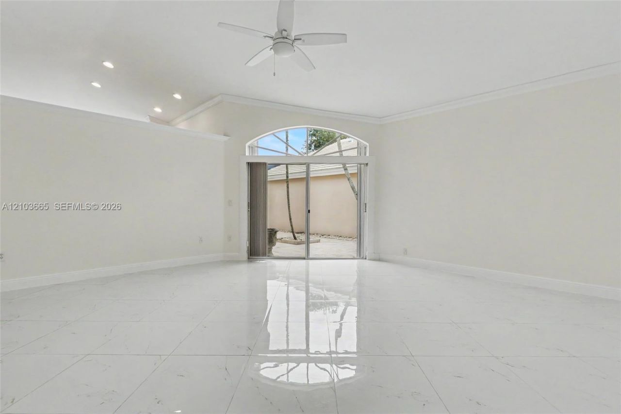 15251 Wilshire Way, Pembroke Pines, FL 33027 Photo