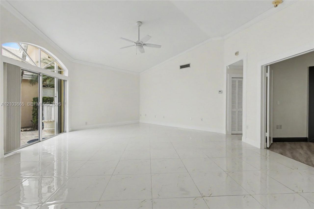 15251 Wilshire Way, Pembroke Pines, FL 33027 Photo