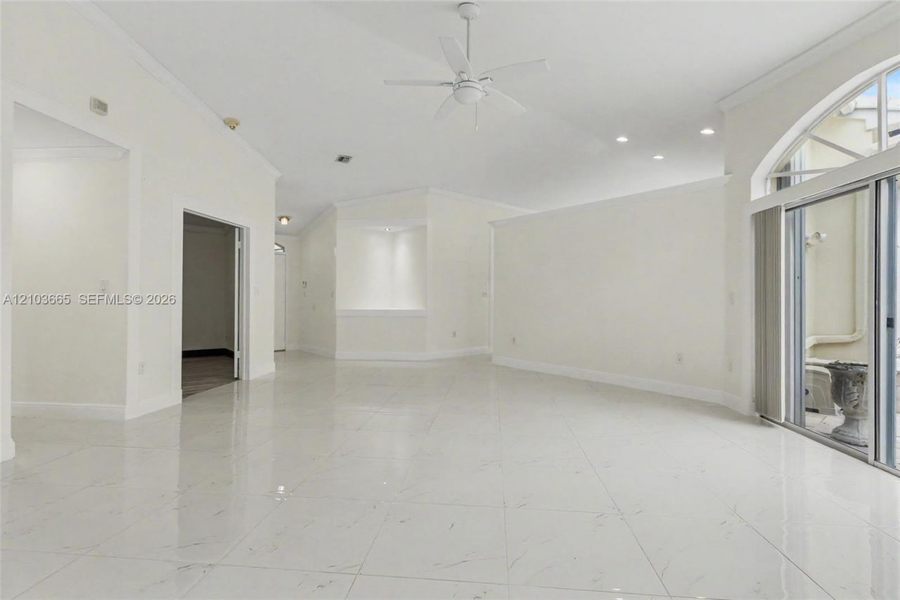 15251 Wilshire Way, Pembroke Pines, FL 33027 Photo