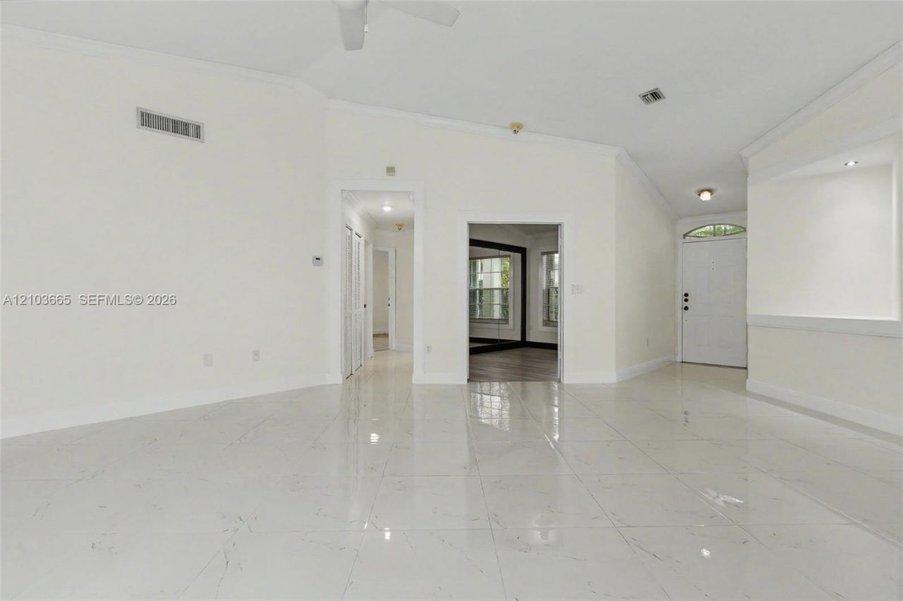 15251 Wilshire Way, Pembroke Pines, FL 33027 Photo