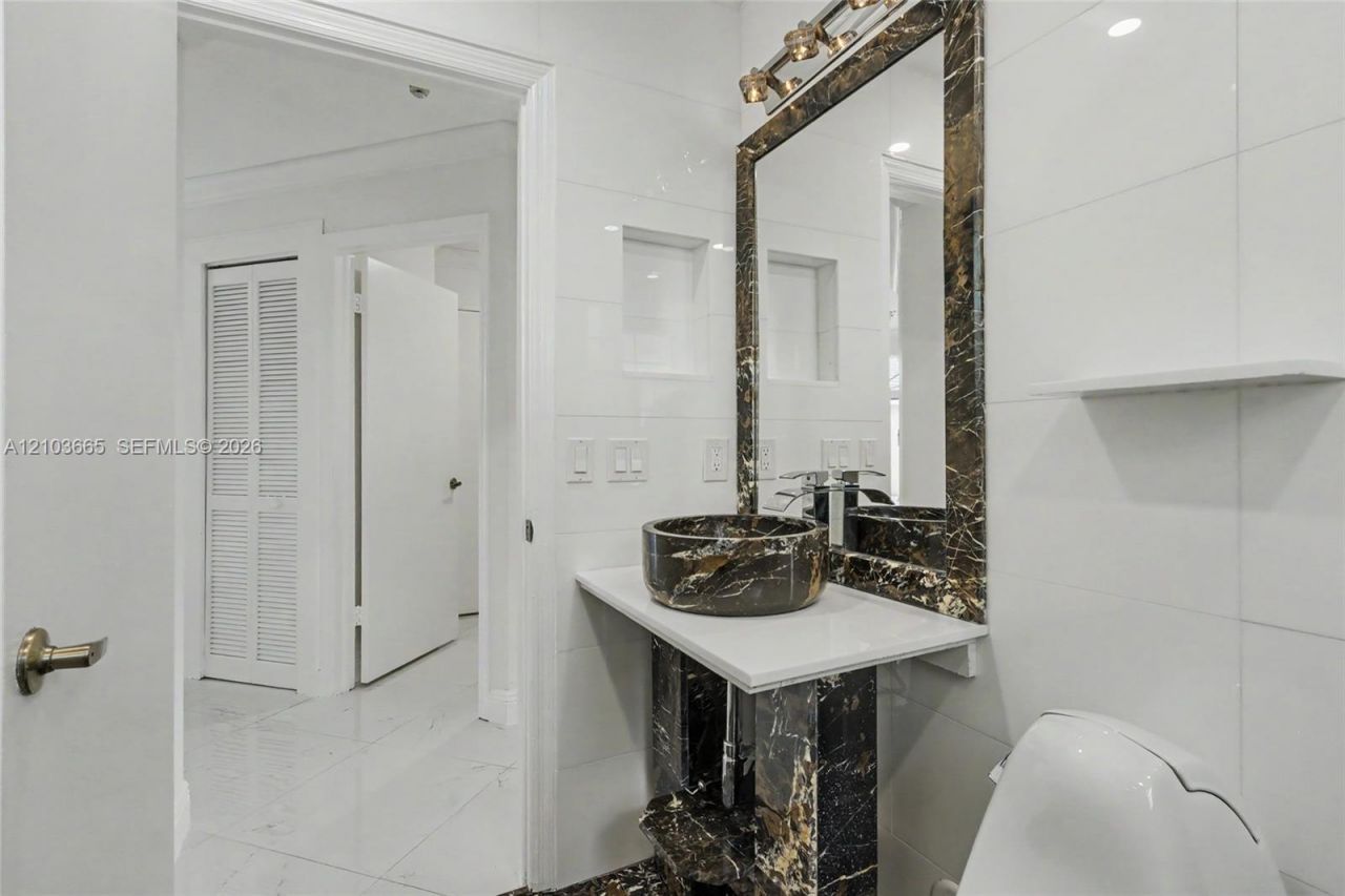 15251 Wilshire Way, Pembroke Pines, FL 33027 Photo