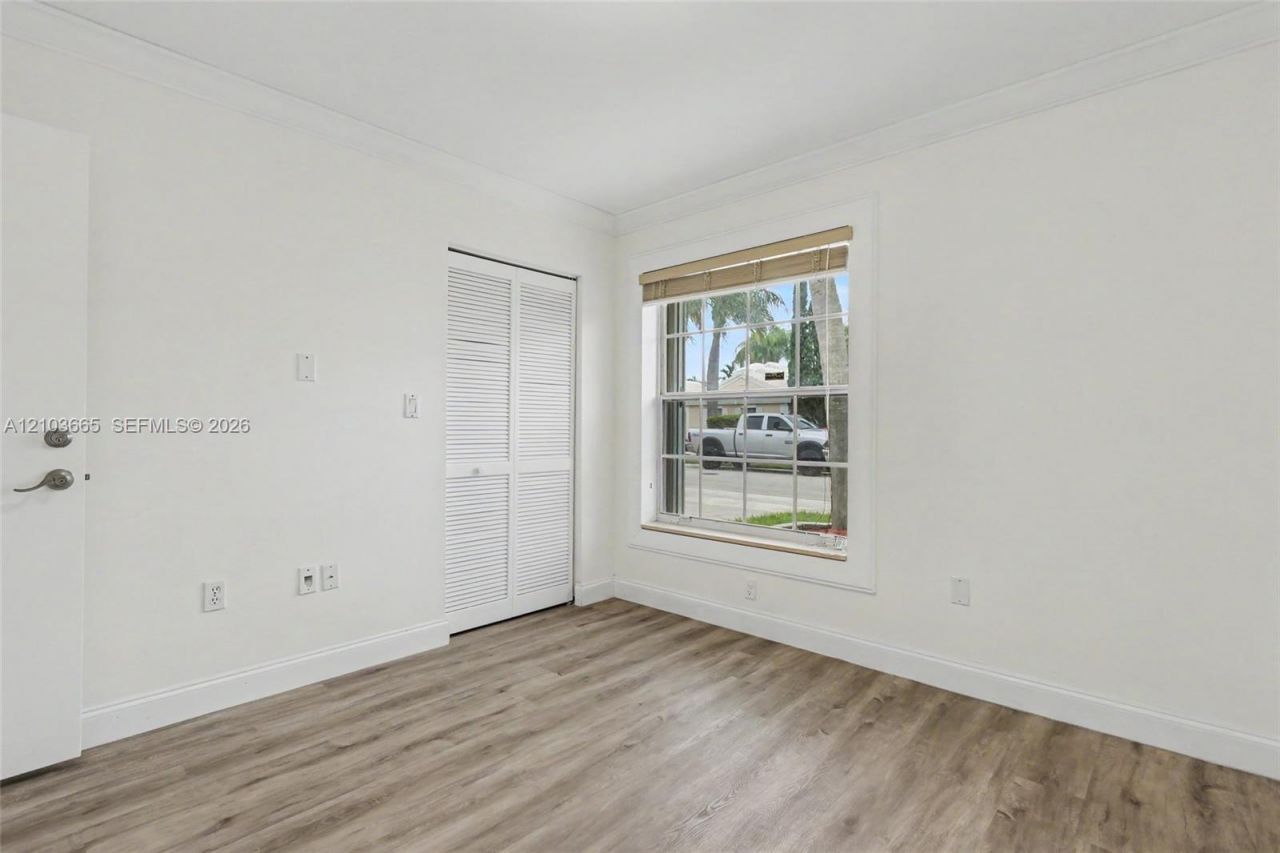 15251 Wilshire Way, Pembroke Pines, FL 33027 Photo