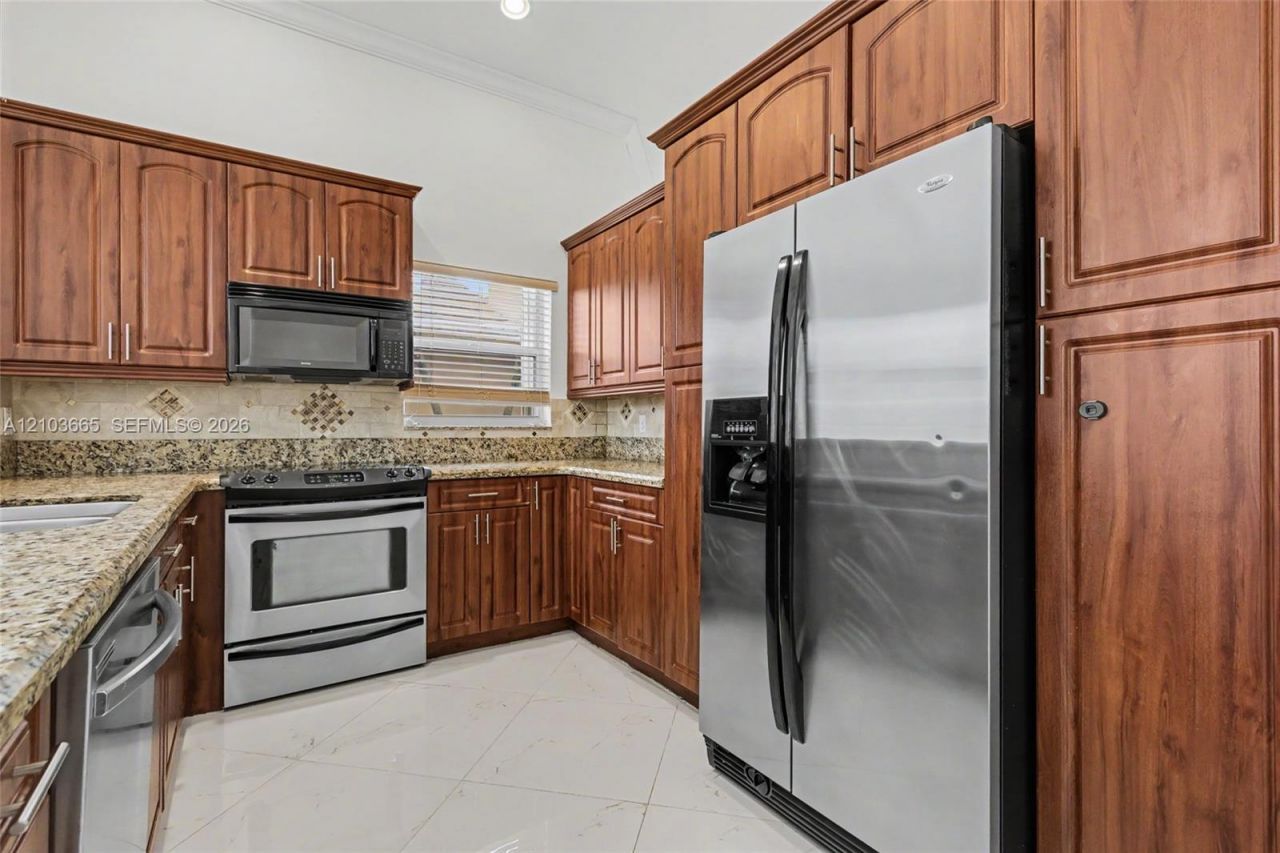 15251 Wilshire Way, Pembroke Pines, FL 33027 Photo