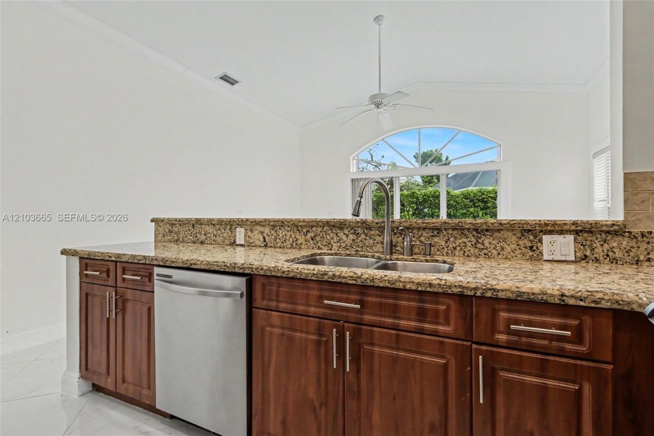 15251 Wilshire Way, Pembroke Pines, FL 33027 Photo