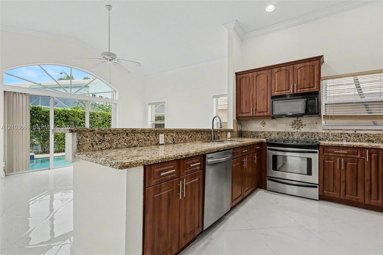15251 Wilshire Way, Pembroke Pines, FL 33027 Photo