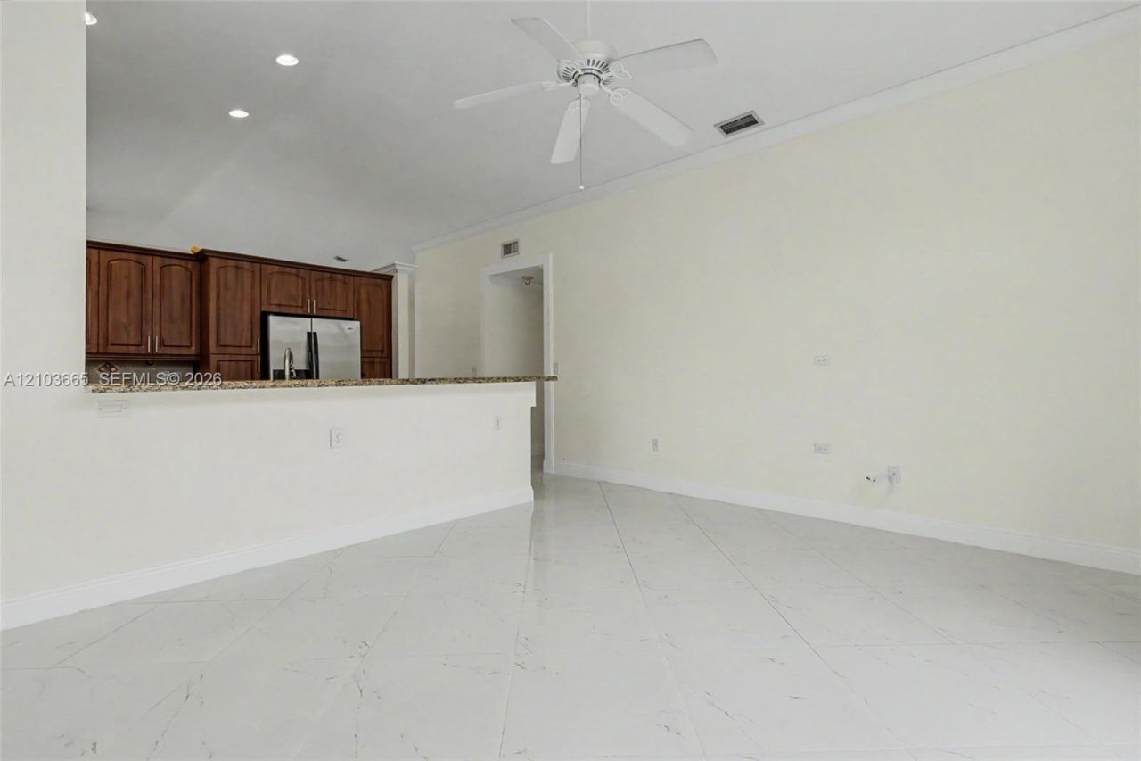 15251 Wilshire Way, Pembroke Pines, FL 33027 Photo