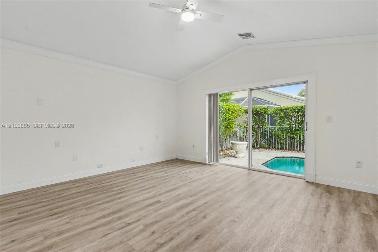 15251 Wilshire Way, Pembroke Pines, FL 33027 Photo