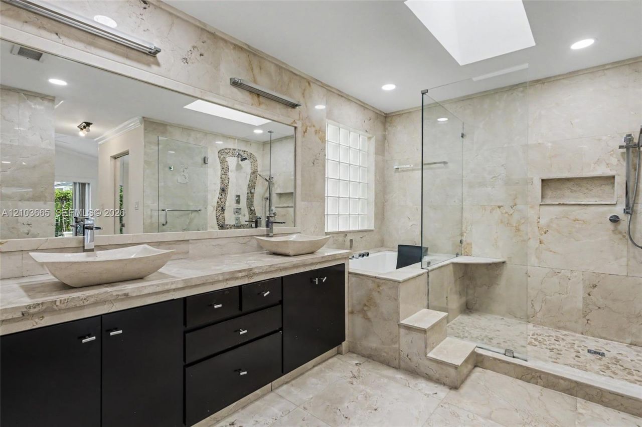 15251 Wilshire Way, Pembroke Pines, FL 33027 Photo