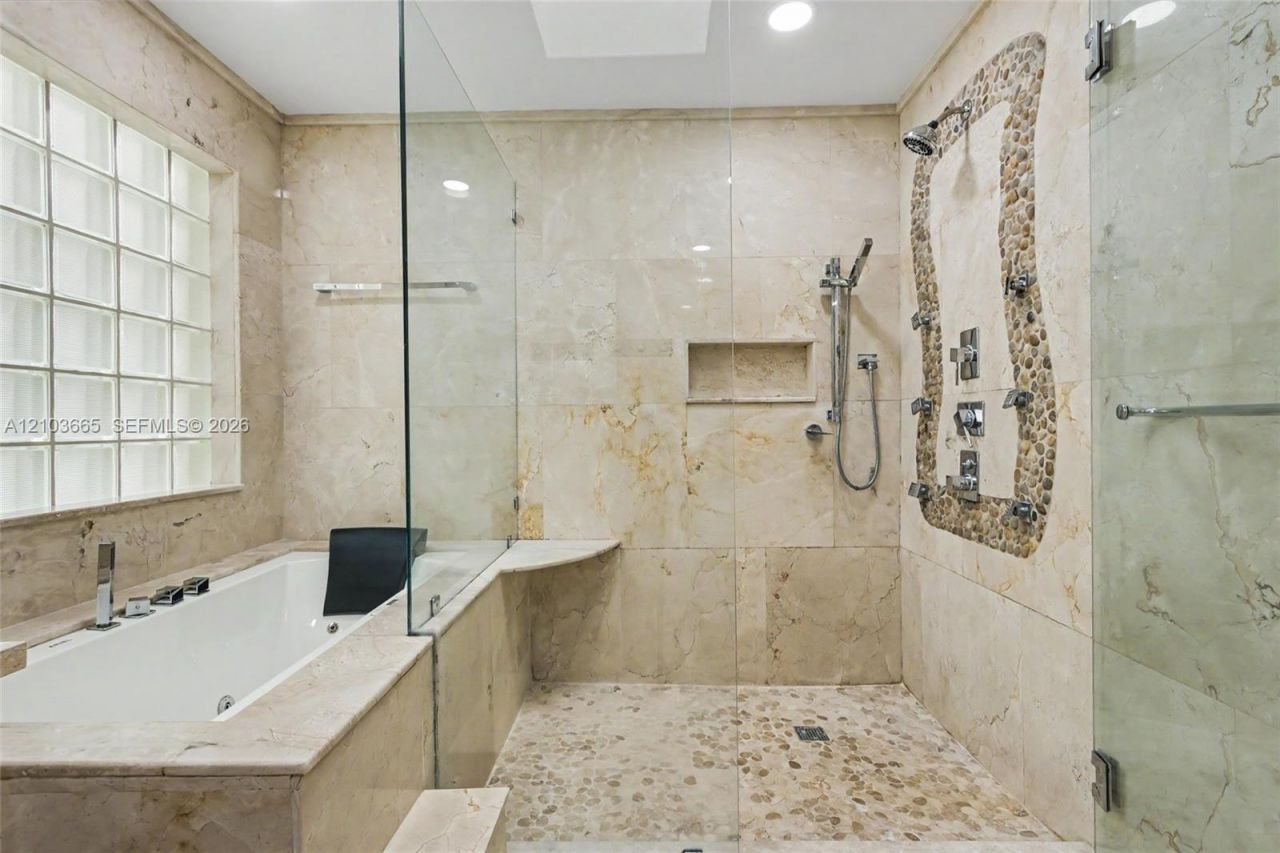 15251 Wilshire Way, Pembroke Pines, FL 33027 Photo