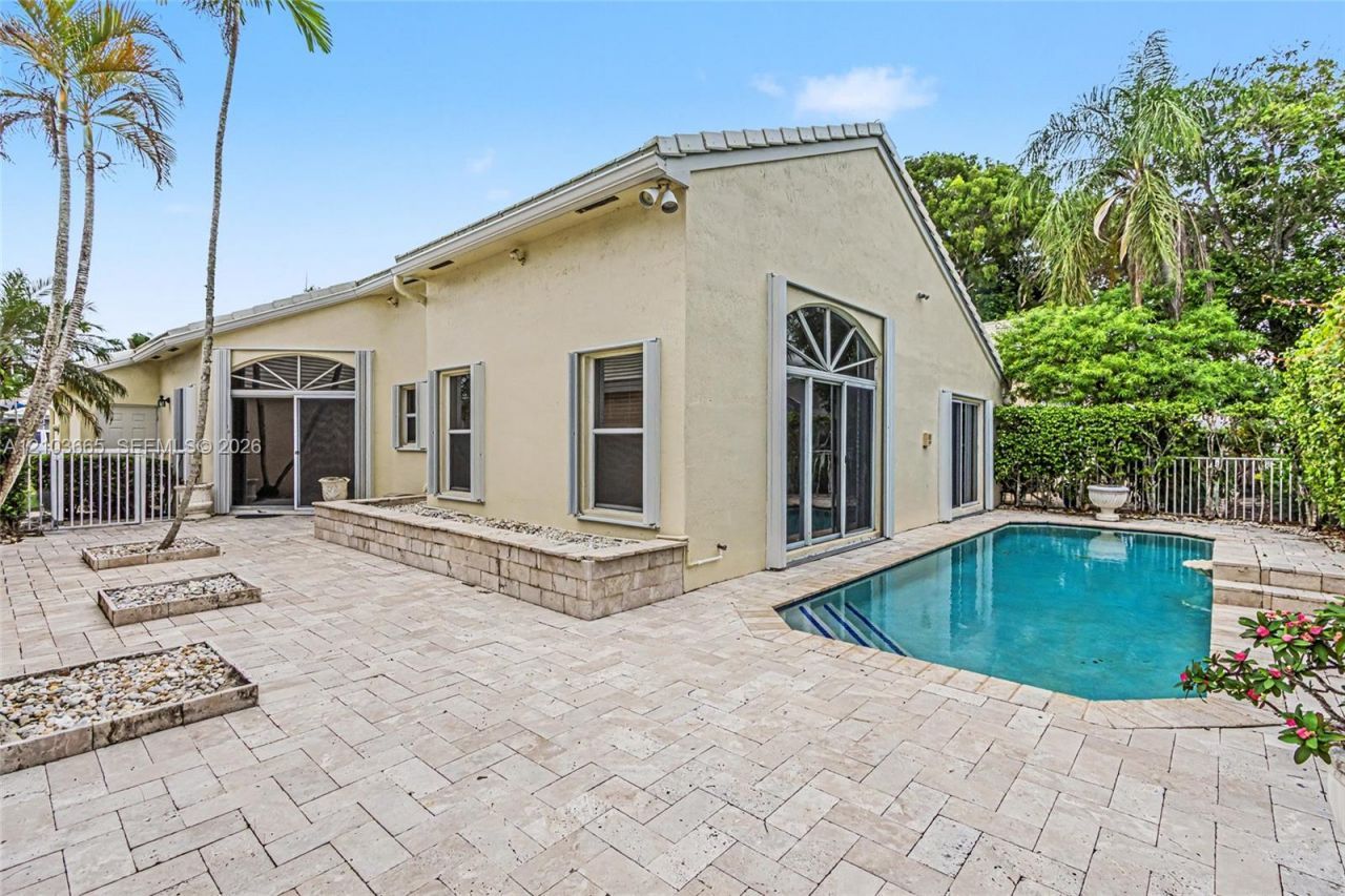 15251 Wilshire Way, Pembroke Pines, FL 33027 Photo
