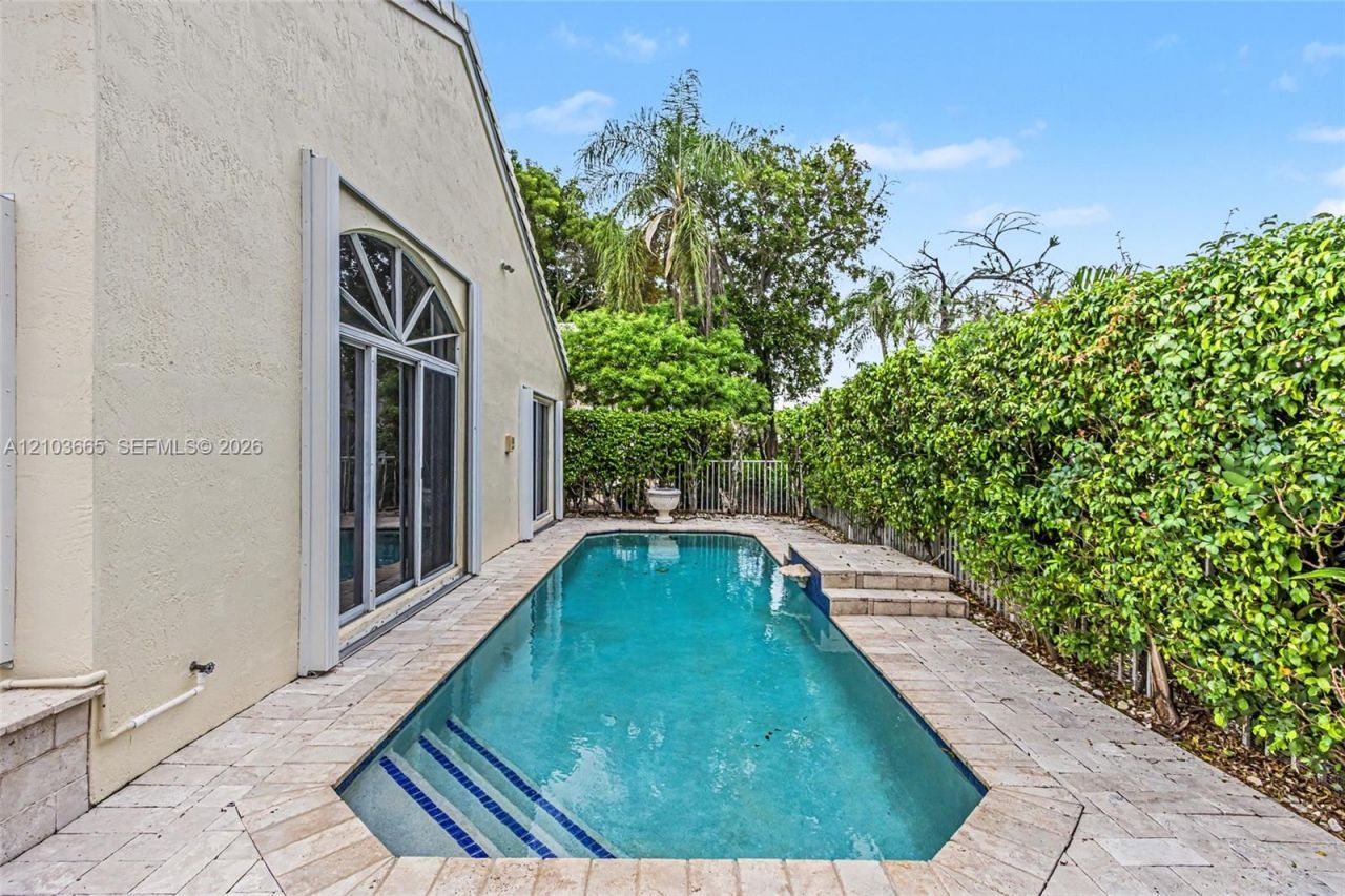15251 Wilshire Way, Pembroke Pines, FL 33027 Photo