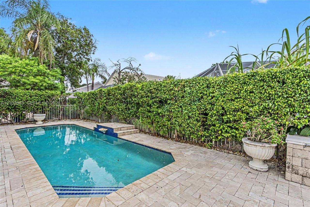 15251 Wilshire Way, Pembroke Pines, FL 33027 Photo