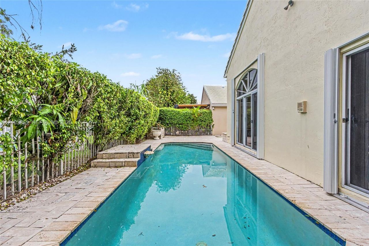 15251 Wilshire Way, Pembroke Pines, FL 33027 Photo