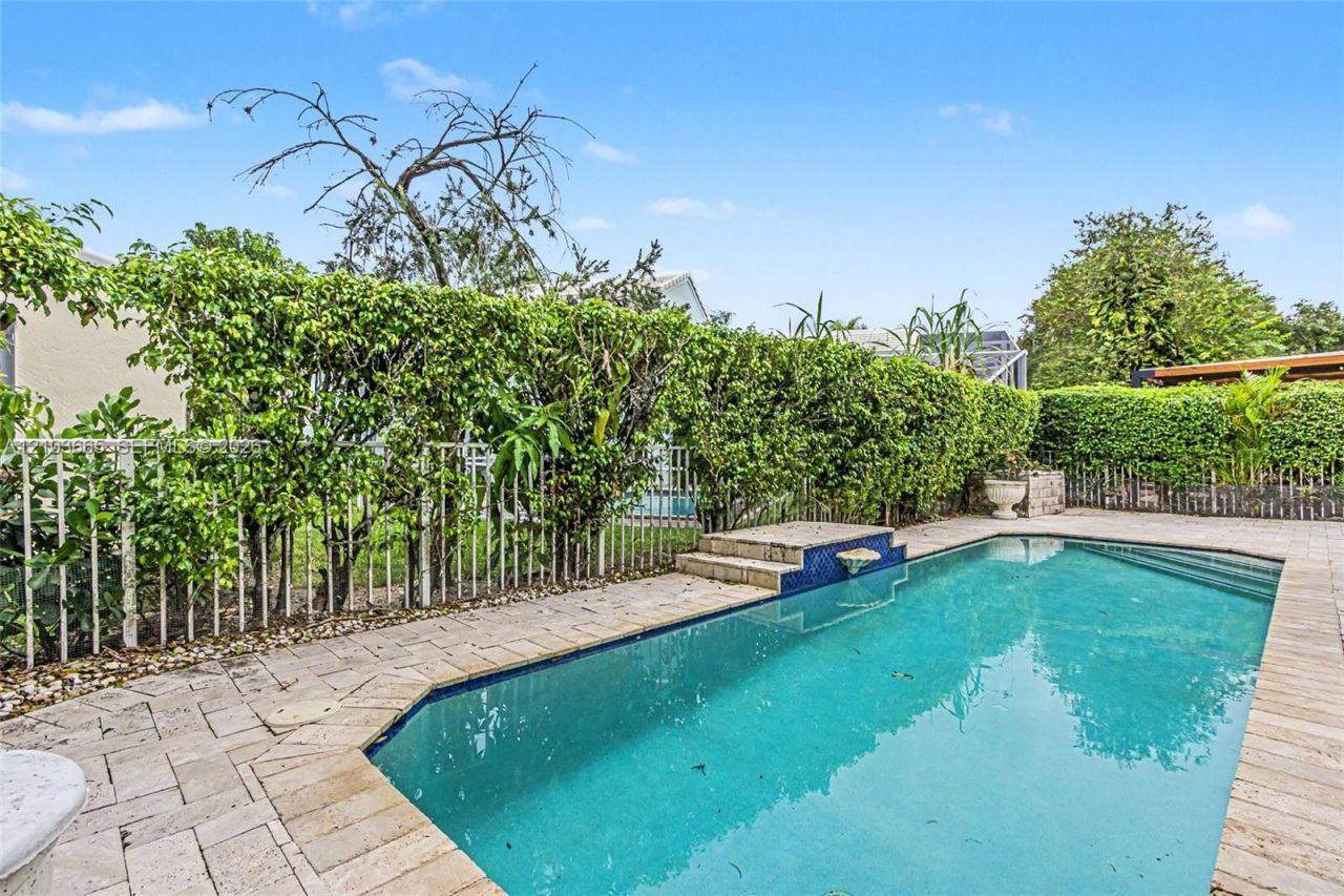 15251 Wilshire Way, Pembroke Pines, FL 33027 Photo