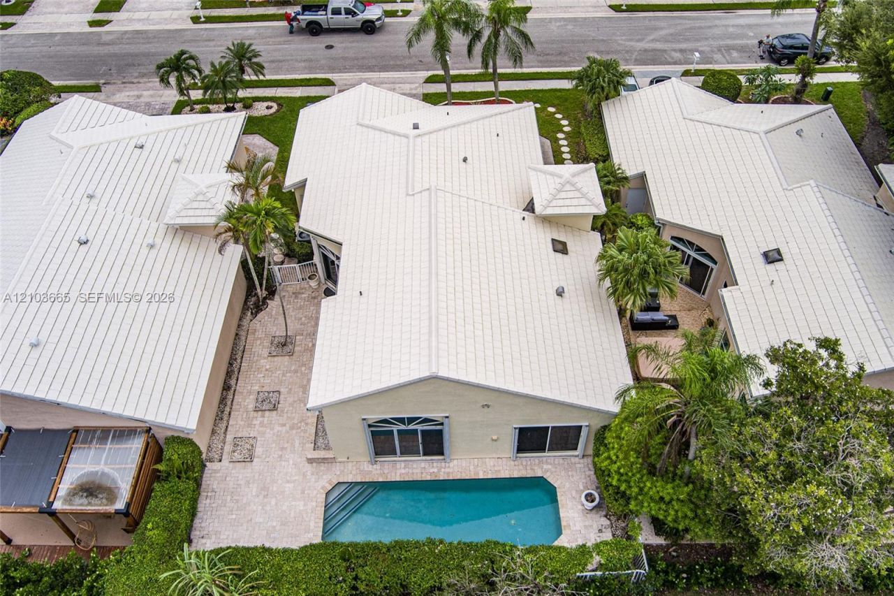 15251 Wilshire Way, Pembroke Pines, FL 33027 Photo