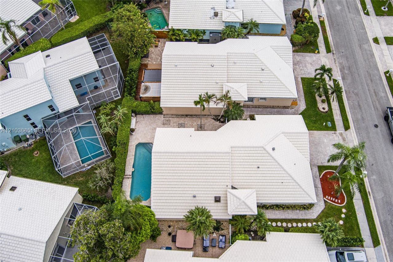 15251 Wilshire Way, Pembroke Pines, FL 33027 Photo