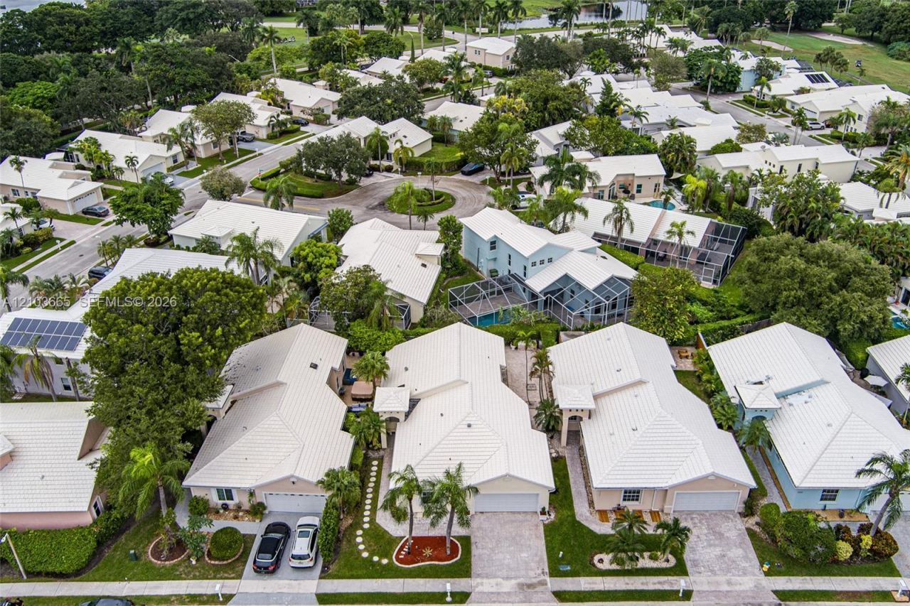 15251 Wilshire Way, Pembroke Pines, FL 33027 Photo