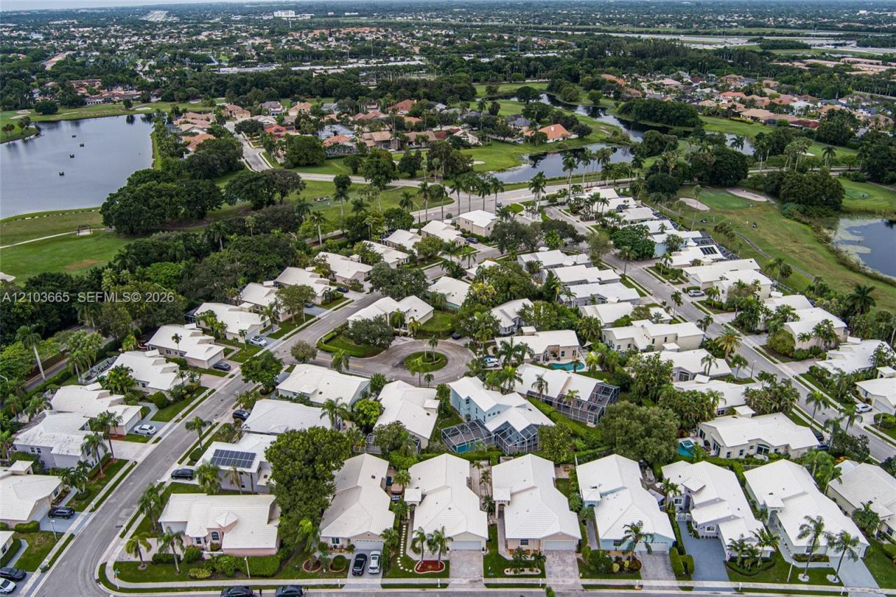 15251 Wilshire Way, Pembroke Pines, FL 33027 Photo