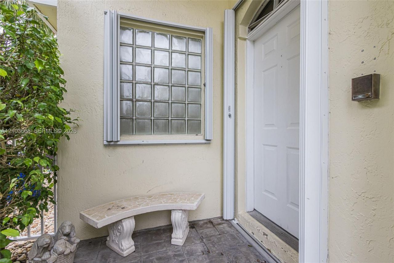15251 Wilshire Way, Pembroke Pines, FL 33027 Photo
