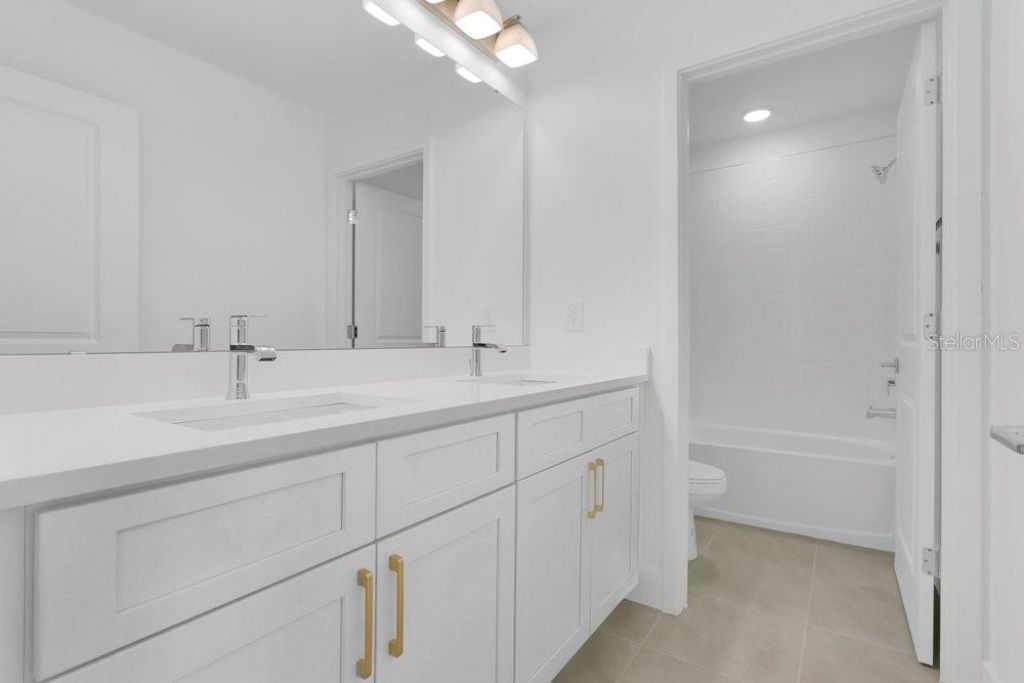 118 Elena Lavin Circle , Orlando, FL 32807 Photo