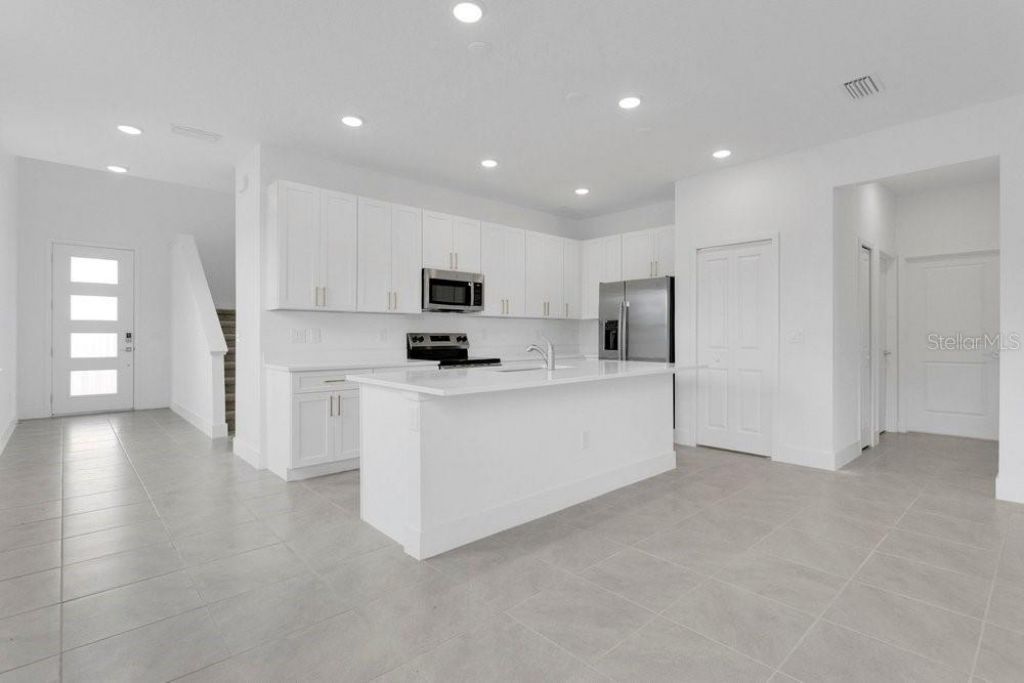 118 Elena Lavin Circle , Orlando, FL 32807 Photo