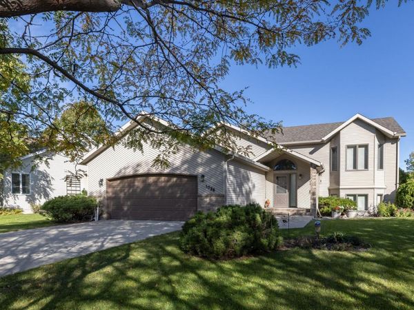 1028 16th Avenue E, West Fargo, ND 58078
