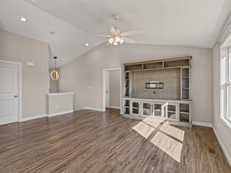 613 Summer Pointe Drive, Walton, KY 41094 Photo 8